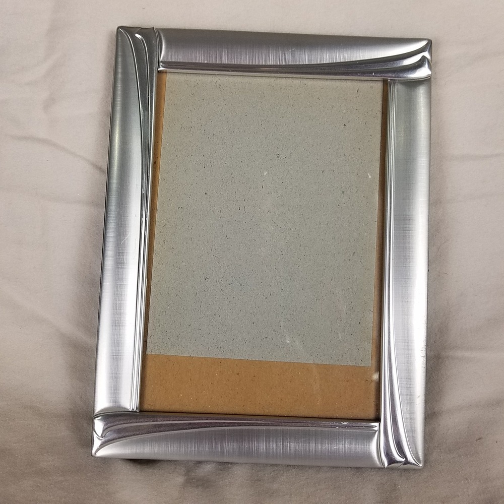 Decorel Picture Frame 5x7 Silver metal Excellent Brushed Curved Detail